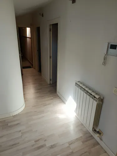 Foto de pasillo en un piso en alquiler