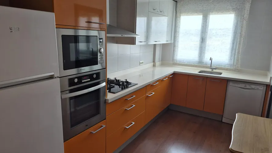 Foto de cocina en un piso en alquiler