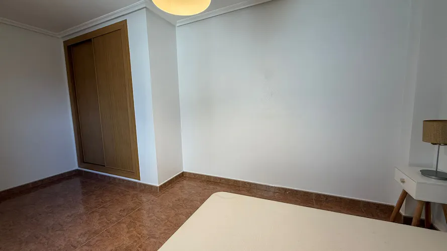 Foto de dormitorio en un piso en alquiler