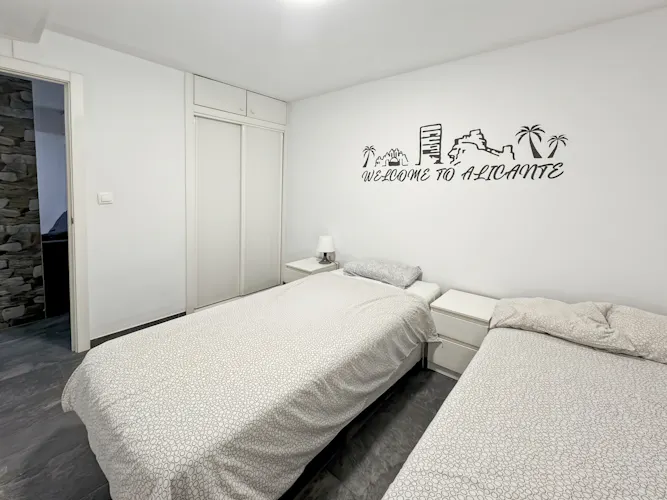 Foto de dormitorio en un piso en alquiler