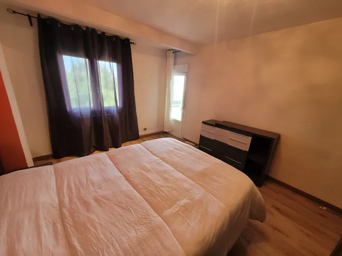 Foto de dormitorio en un piso en alquiler