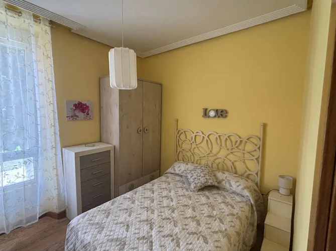 Foto de dormitorio en un piso en alquiler