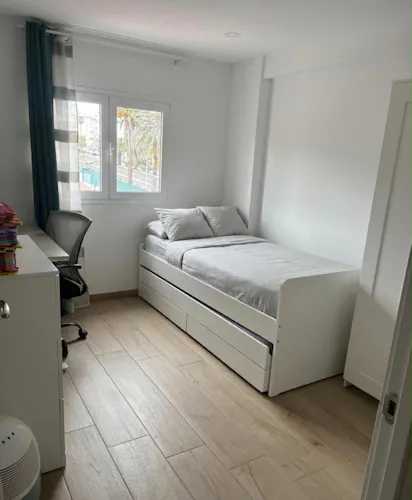 Foto de dormitorio en un piso en alquiler