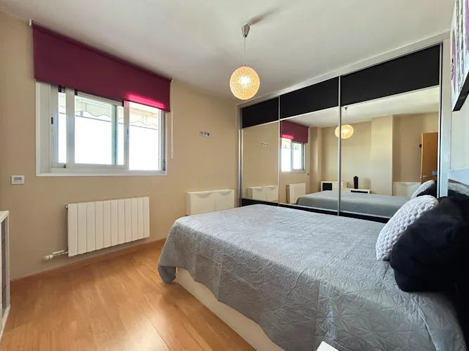 Foto de dormitorio en un piso en alquiler