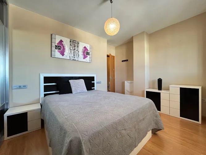 Foto de dormitorio en un piso en alquiler