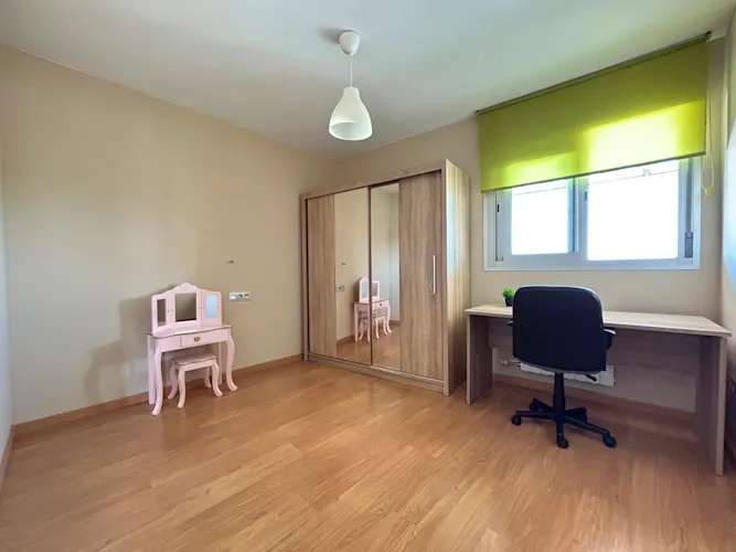 Foto de dormitorio en un piso en alquiler