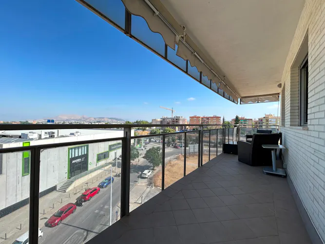 Foto de balcón en un piso en alquiler