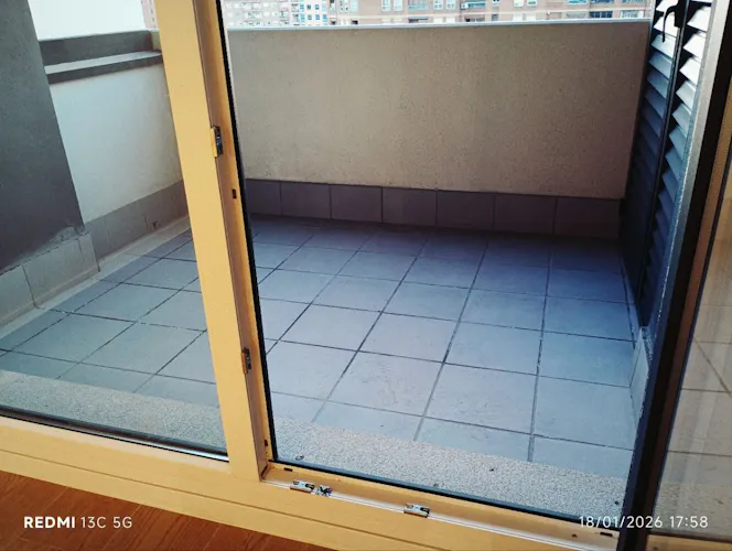 Foto de balcón en un piso en alquiler