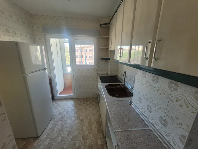 Foto de cocina en un piso en alquiler