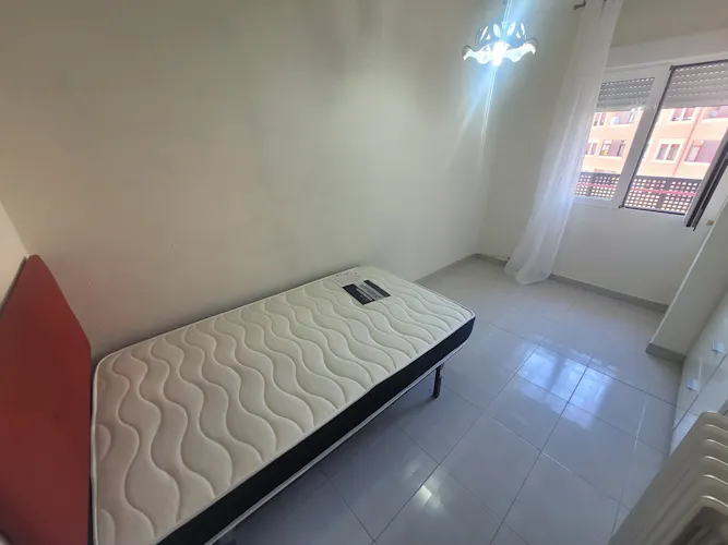 Foto de dormitorio en un piso en alquiler