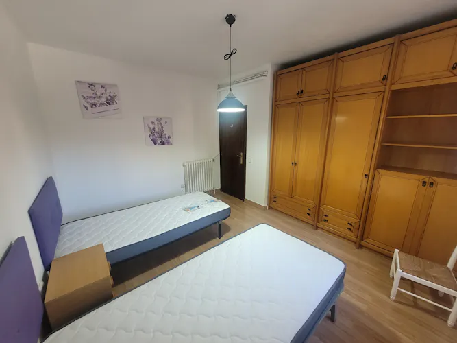Foto de dormitorio en un piso en alquiler