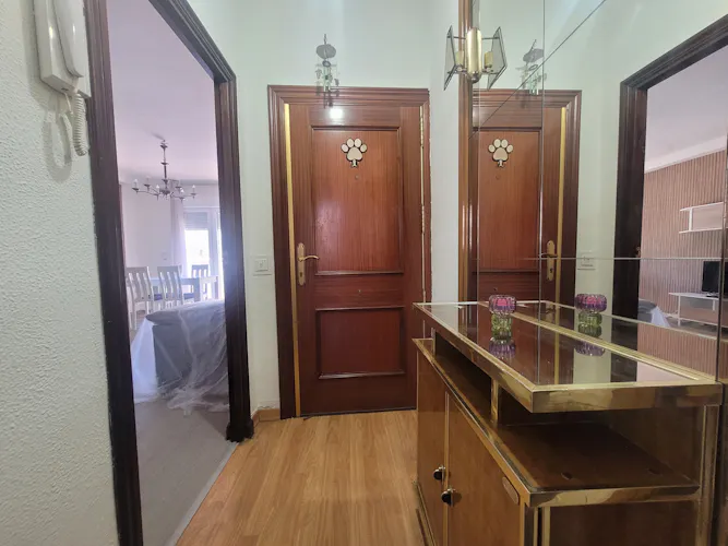 Foto de entrada en un piso en alquiler